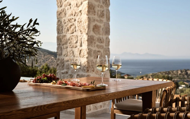 Design 3-bed Villa With Infinity Pool in Zakynthos