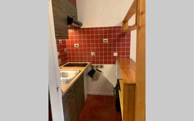 Studio chaleureux et ensoleillé !