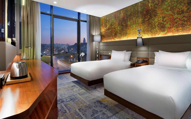 Holiday Inn London - Luton Airport by IHG