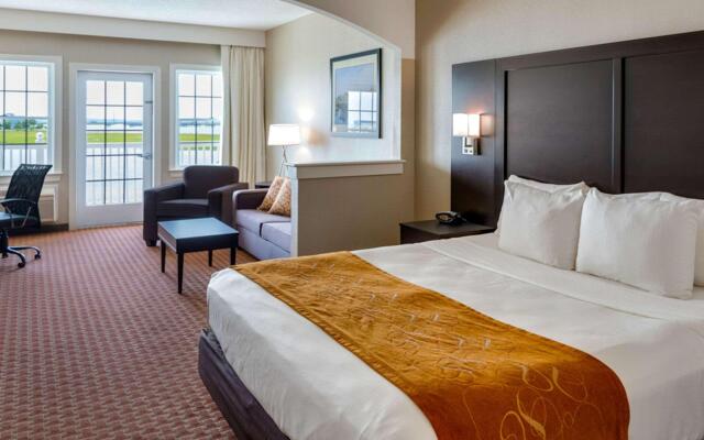 Comfort Suites Chincoteague Island Bayfront Resort