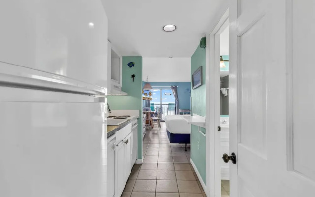 Bluewater Resort 306