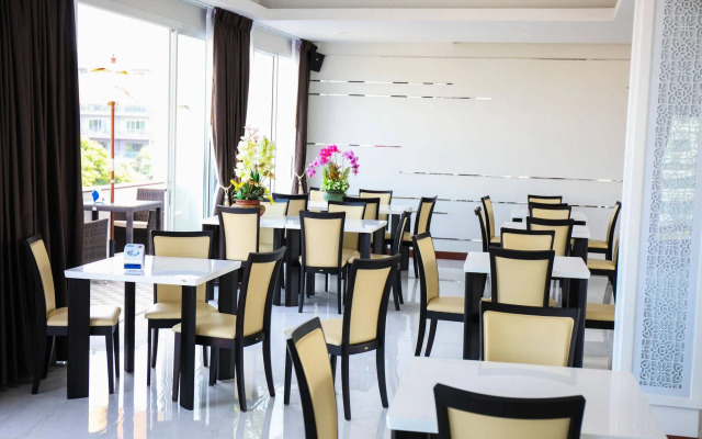 Hua Hin White Villa