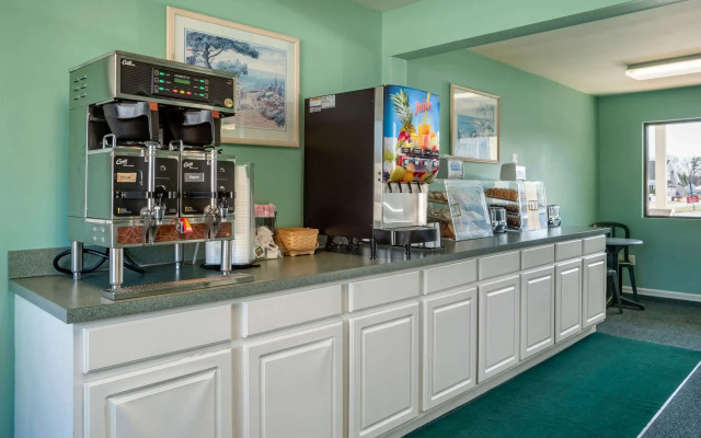 Rodeway Inn And Suites