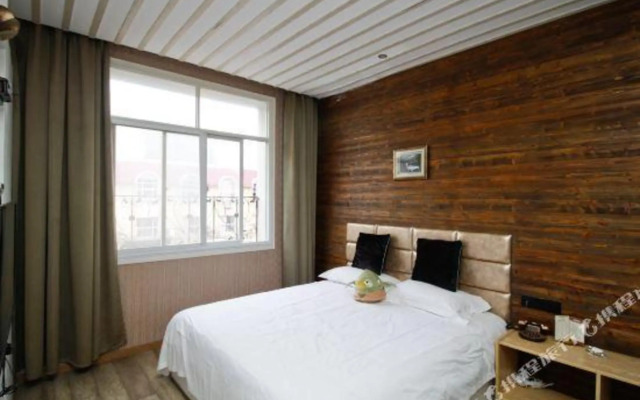 1+1 Theme Hostel