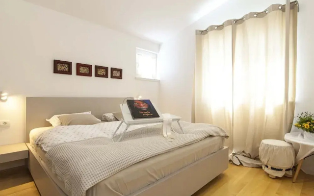 Deluxe Villa in Šibenik near Lake