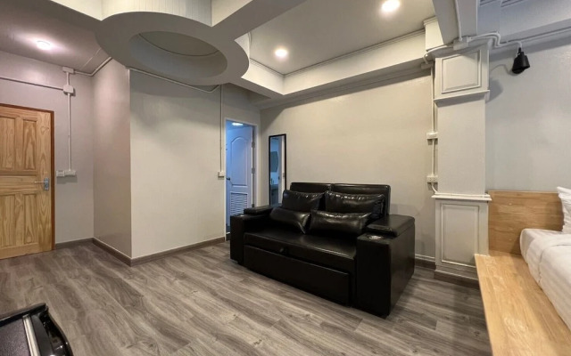 Pratunam Family House 2