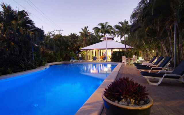 Trinity Beach Club Holiday Apartments