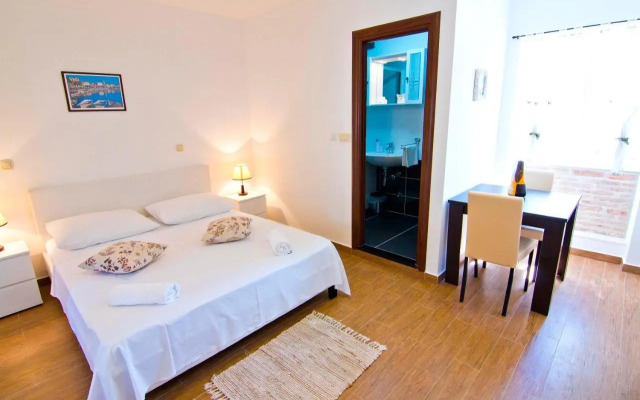 Luxury Old Town Suites