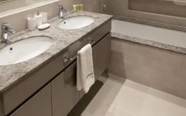 HomesGetaway-ForteDowntown 3BR MaidsRoom
