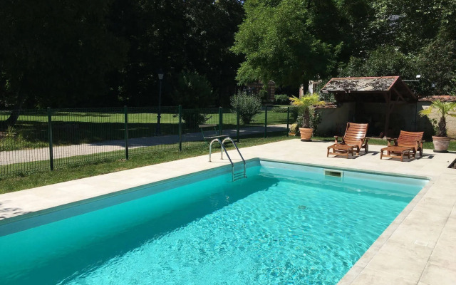 Château de Montabert