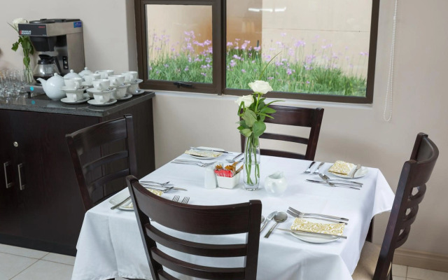 African Penguin Guesthouse & Conference