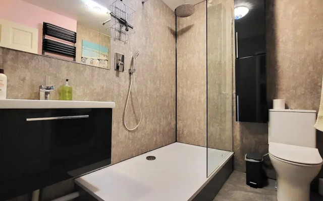 Escape the Ordinary - Dorset Village Vacation