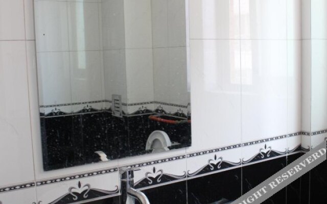 Yuese Holiday Hotel