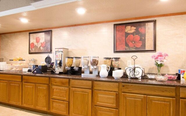 Knights Inn & Suites Emporia