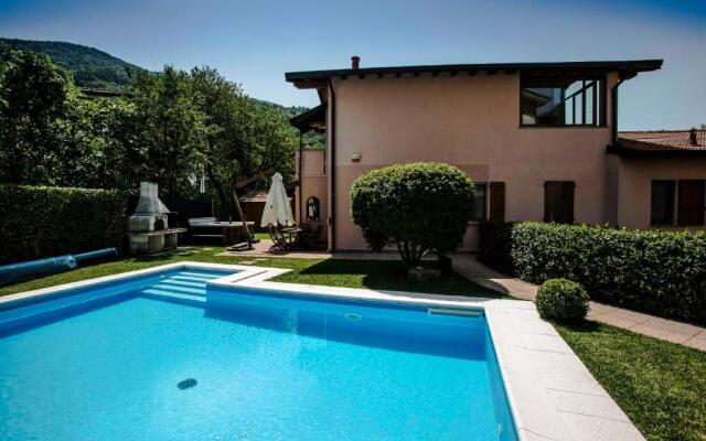 Laura's Holiday House on Como Lake