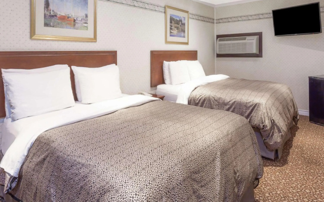 Knights Inn - Kingston ON