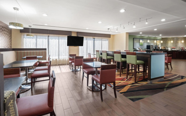 La Quinta Inn & Suites by Wyndham Florence