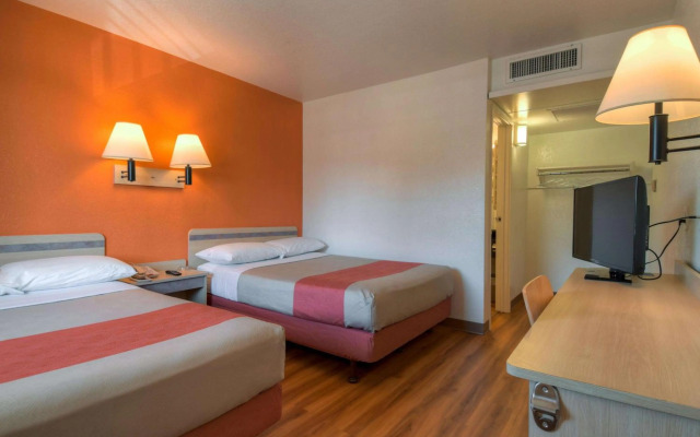 Motel 6 Riverside West - Jurupa Valley