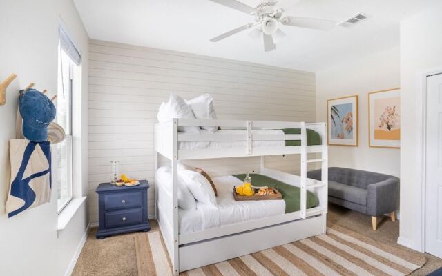 Matthew Blvd - Marina