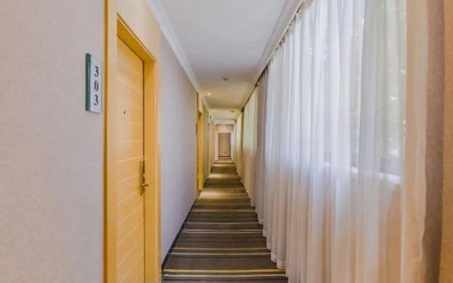Fengning Hotel (Fengning Hotel （Guangzhou Shangxiajiu Pedestrian  Ximenkou Subway Station Branch）