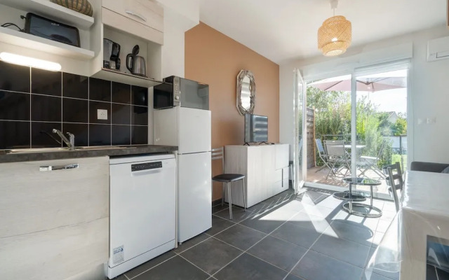 Bright Villa Stay in Serignan