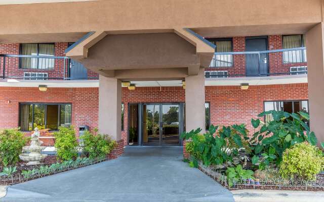 Quality Inn Calera I-65 exit 231