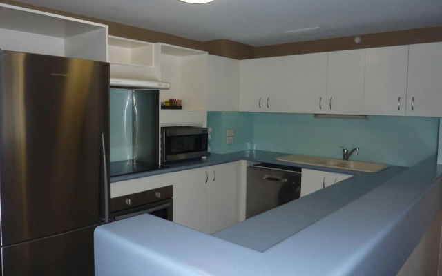 Toowong Inn & Suites