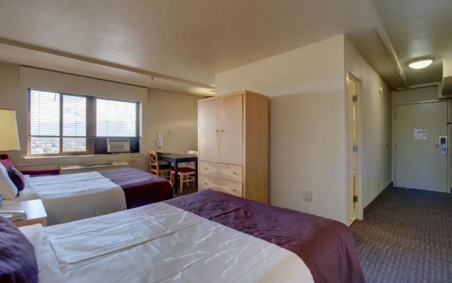 Inlet Tower Hotel & Suites