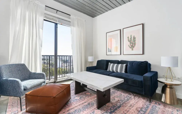 Lodgeur Elegant Energetic 1BR Loft Midtown - Midmain-5425