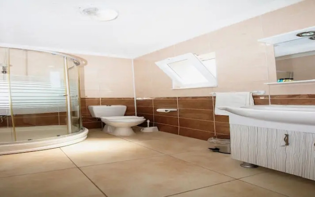Onoda Hotel & Suites