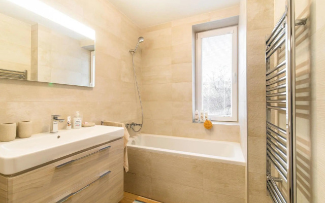 Newly renovated, Full Equipped and Quiet Apartment