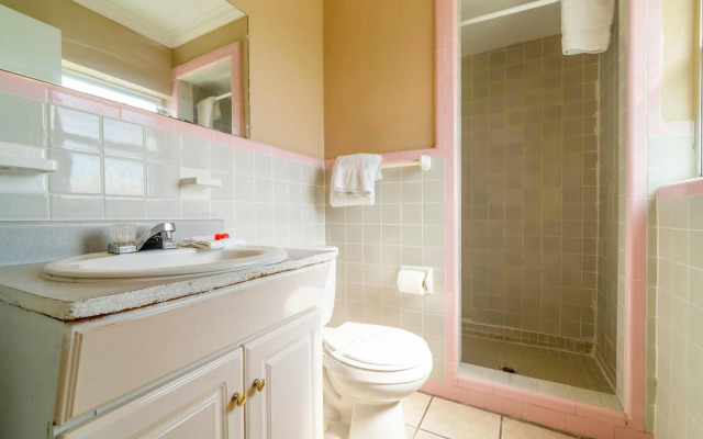 Capital O Hotel Beeville - US 181