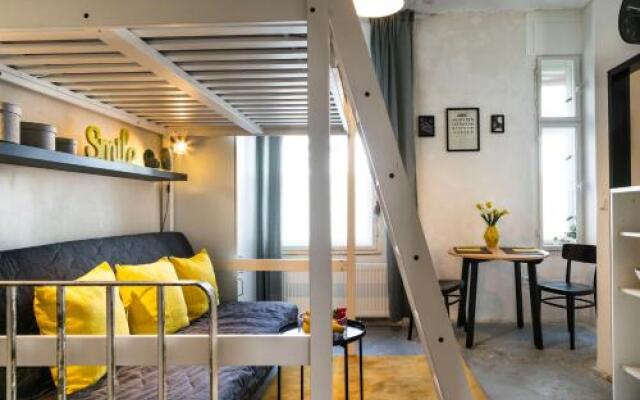 Shabby Chic Apartment  Freshly Furnished  Self Check-In