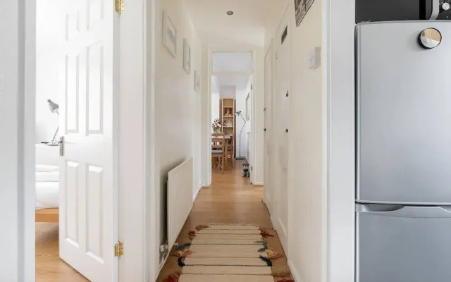 Modern Spacious Home In Well Connected Hammersmith