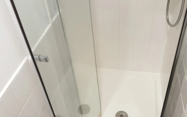 Ensuite Rooms for Student Only - Dublin