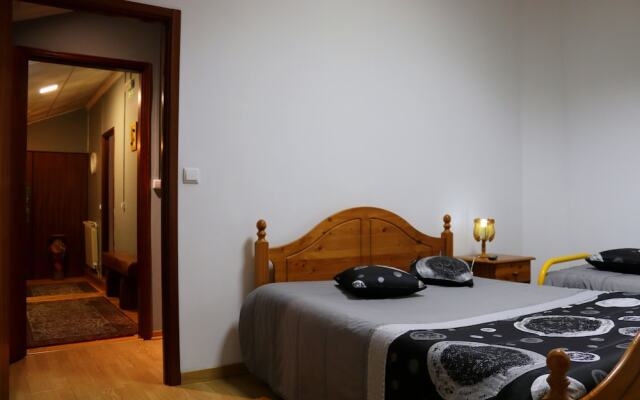 Alojamentos Estrela Peles