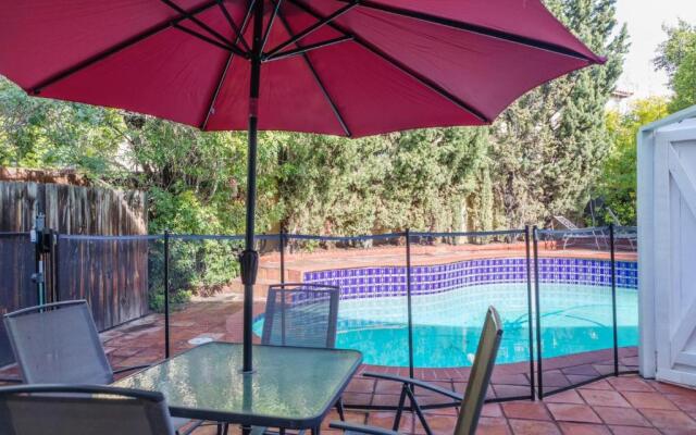 Spacious Guest Studio with Private Entry