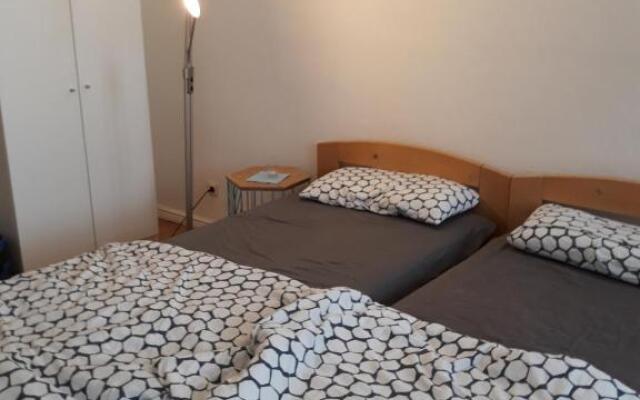 Zentrale 3 Zimmer Altbauwohnung mit Balkon
