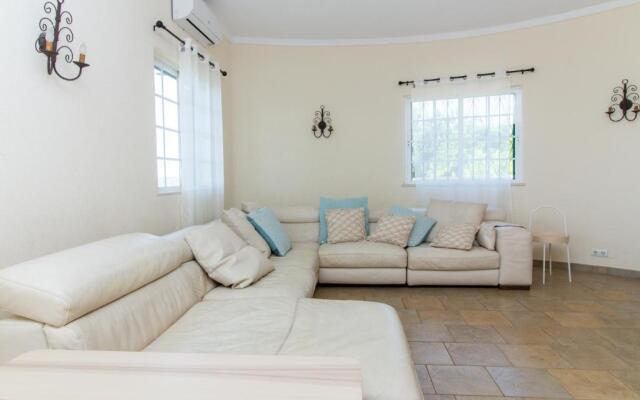 Villa Bliss 450 m2 Luxury Oasis with Saltwater Pool