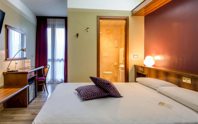 La Villa, Sure Hotel Collection by Best Western