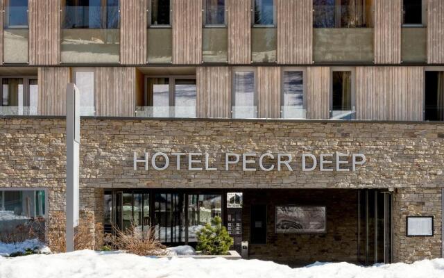 Hotel Pecr Deep