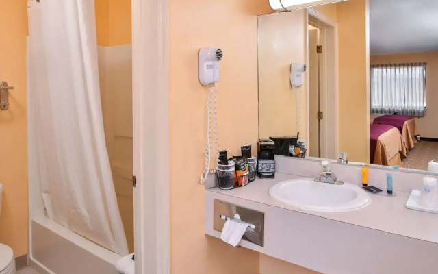 Americas Best Value Inn Ellsworth
