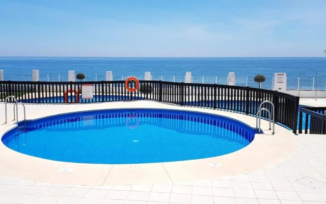 Exquisite Calahonda Beach Studio