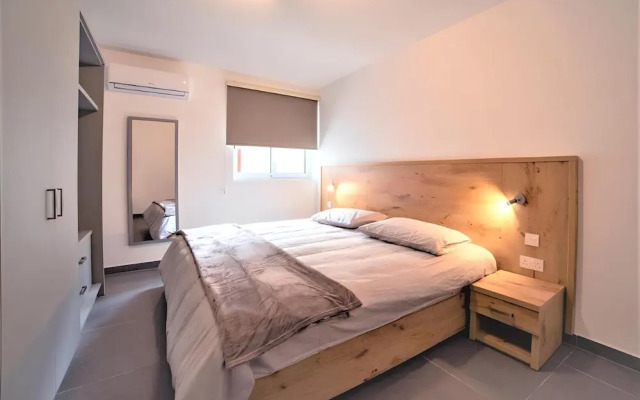 Elise Apartments