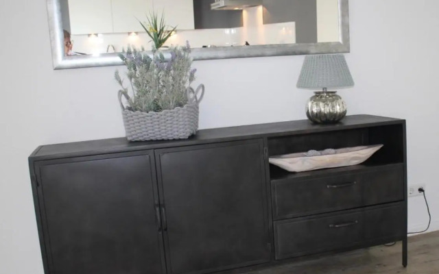 Näher am Wasser kann man nicht wohnen!