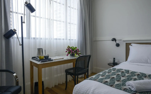 Lily & Bloom Hotel