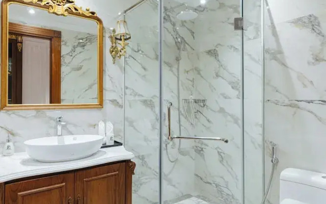Luxe Paradise Suites Hotel