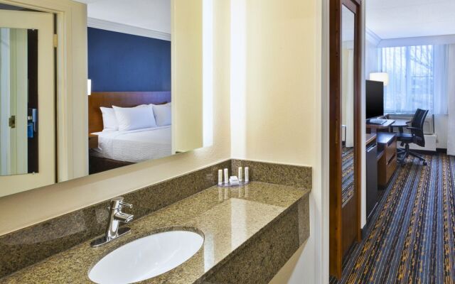 Holiday Inn Express Reston Herndon-Dulles Airport