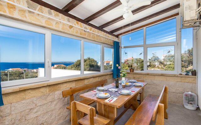 Beautiful Home in Mandre With Wifi and 3 Bedrooms