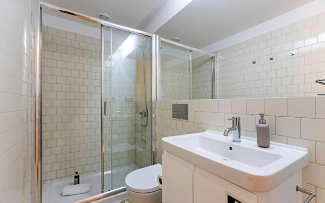 Lóios 1BR Flat Downtown by LovelyStay